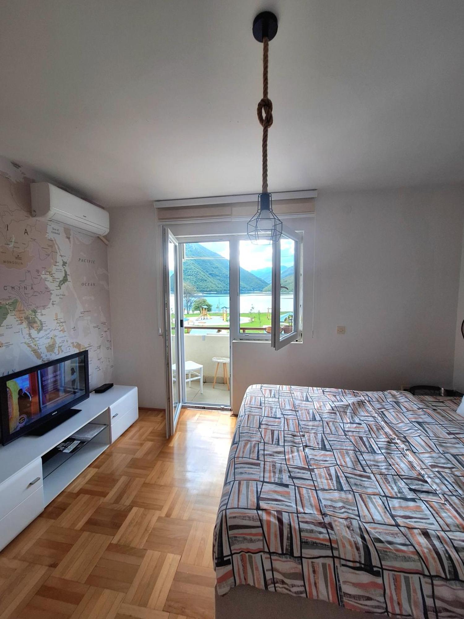 Apartment Lake Story بلوزين المظهر الخارجي الصورة